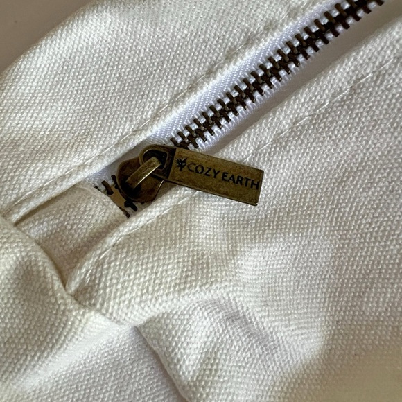 NEW COZY EARTH CANVAS ZIPPERED DUFFLE BAG - Picture 3 of 3